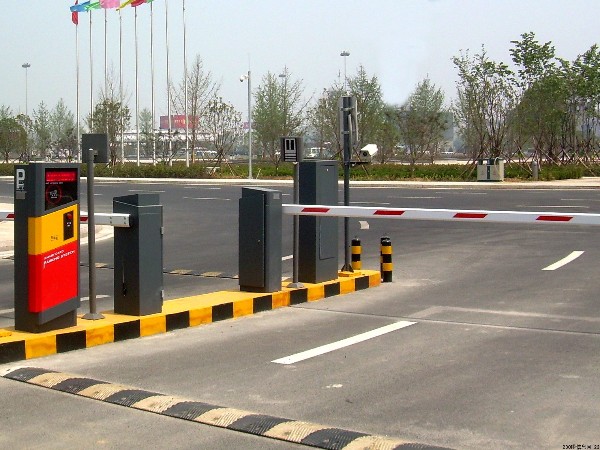 智慧停車場系統中人工智能技術的使用主要有這5方面，點擊了解