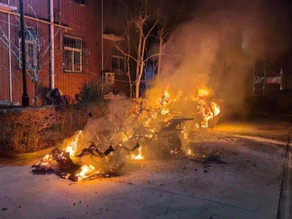 西安一小區電動車著火，火災預警監控是電動車棚必不可少的！
