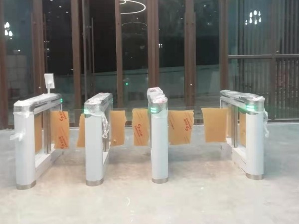 人臉識別非接觸式測溫系統助力疫情防控