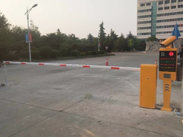 智能停車場管理系統(tǒng):提升停車場管理效率，節(jié)省停車時(shí)間、輕松停車