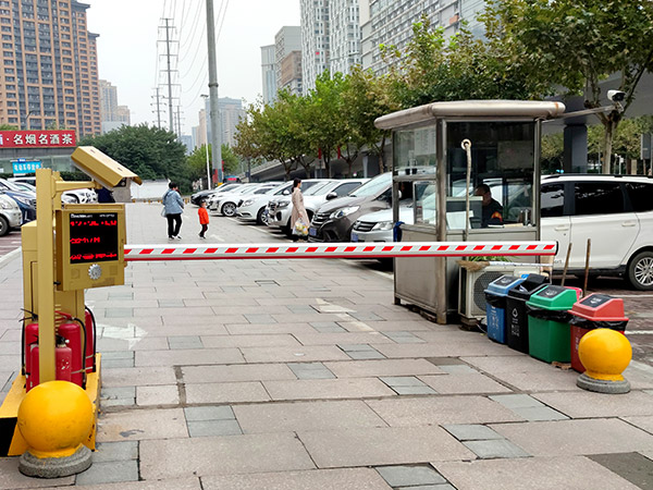 室外停車場充電樁視頻監控系統防盜防火功能守護車輛安全